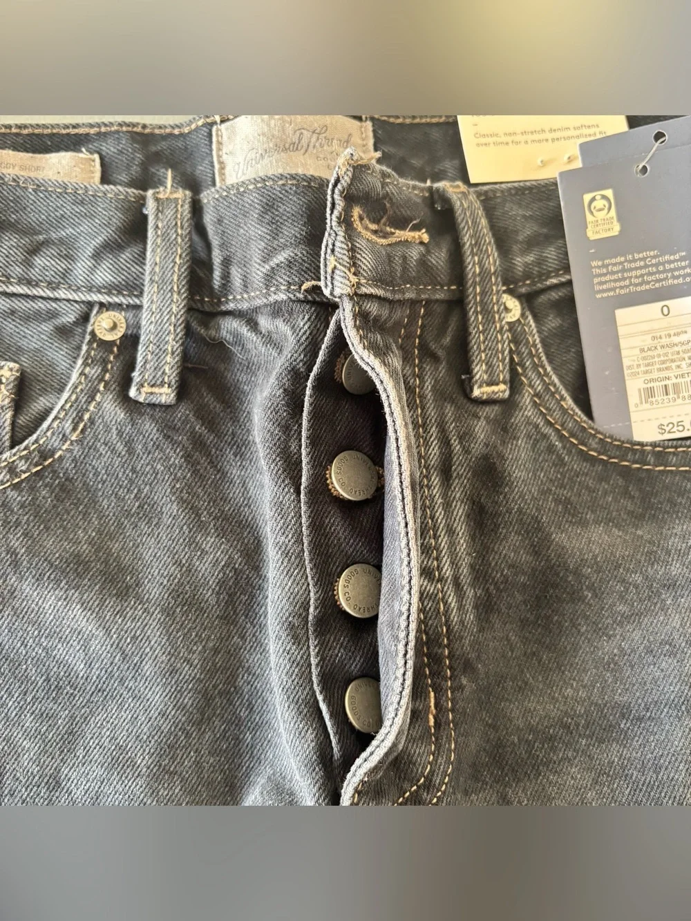 Universal Thread Baggy jean shorts women in black raw wash Size 0